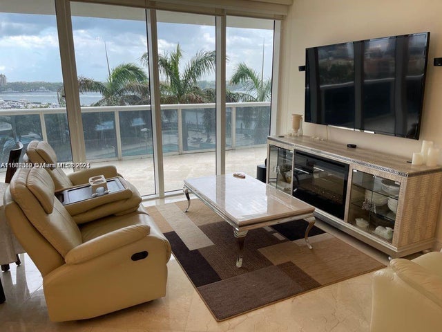 2 of 8 - 400 Alton Rd 808, Miami Beach, FL