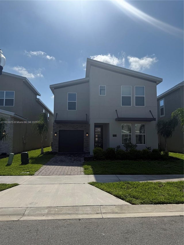 1123 Kingsbarn Street, Davenport