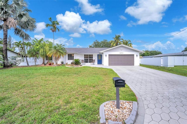 1 of 39 - 4271 Sw 67th Ter, Davie, FL