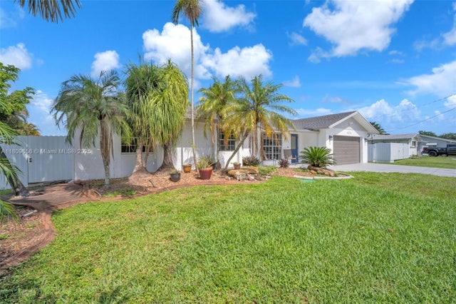 2 of 39 - 4271 Sw 67th Ter, Davie, FL