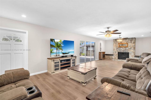 3 of 39 - 4271 Sw 67th Ter, Davie, FL