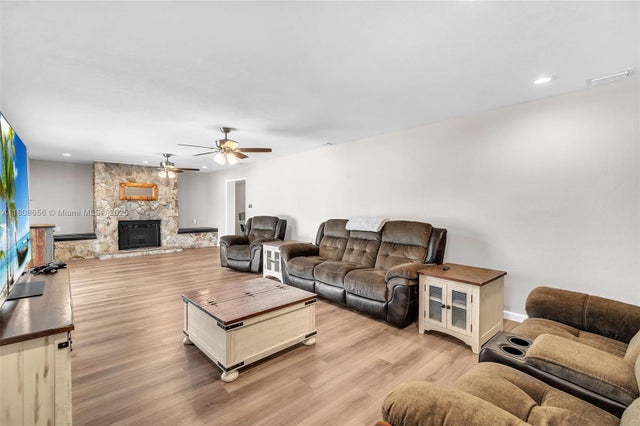 4 of 39 - 4271 Sw 67th Ter, Davie, FL