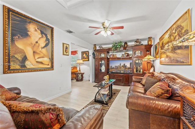 4 of 15 - 7051 Sw 2nd Ct, Pembroke Pines, FL