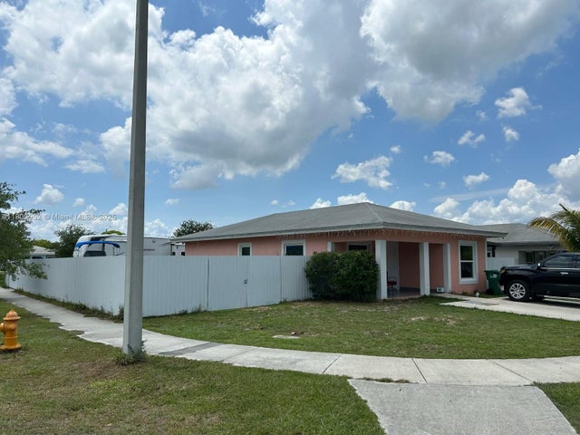 1 of 22 - 20390 Sw 119th Ave, Miami, FL