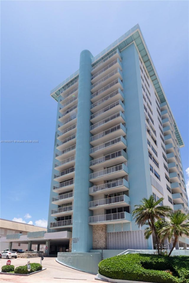 2 of 16 - 5838 Collins Ave 2h, Miami Beach, FL