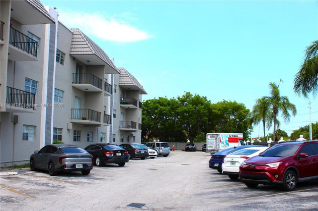 4 of 47 - 5100 Sw 41st St 214, Pembroke Park, FL