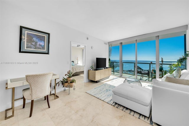1 of 22 - 888 Biscayne Blvd 3702, Miami, FL