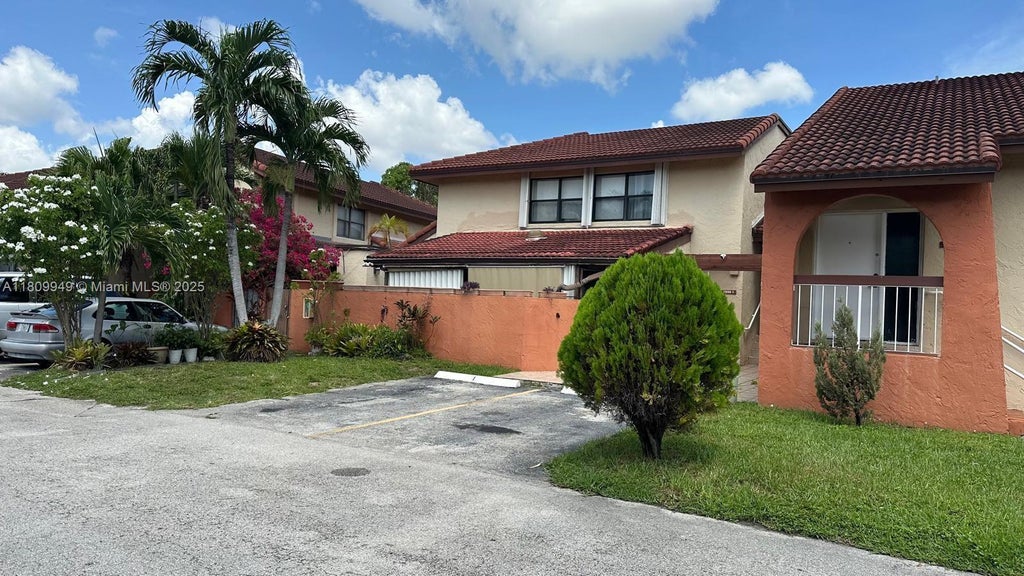 9999 Nw 9th St Cir 1-11, Miami