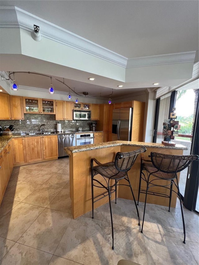 5 of 21 - 15645 Collins Ave 301, Sunny Isles Beach, FL