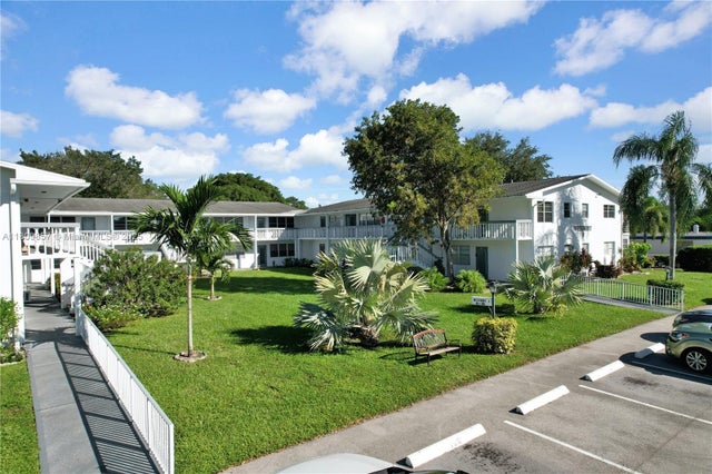 2 of 18 - 182 Westbury J 182, Deerfield Beach, FL