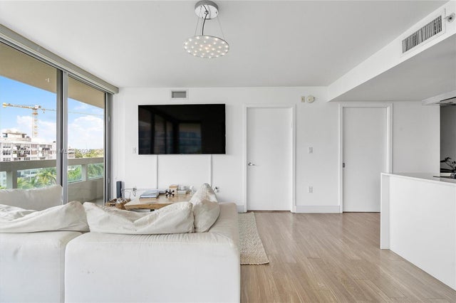 4 of 23 - 1025 92nd St 707, Bay Harbor Islands, FL