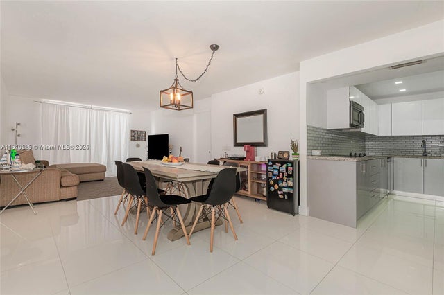 3 of 14 - 6039 Collins Ave 307, Miami Beach, FL