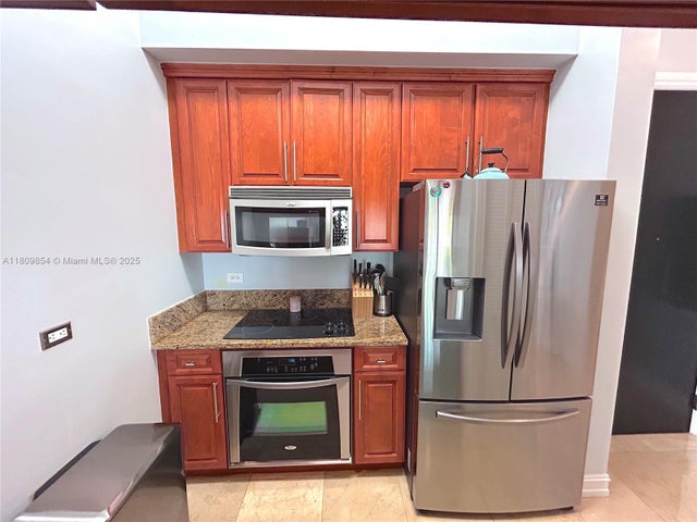5 of 18 - 1805 Ponce De Leon Blvd 626, Coral Gables, FL