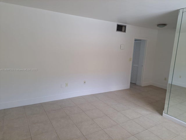 3 of 25 - 1975 Ne 135th St 2d, North Miami, FL