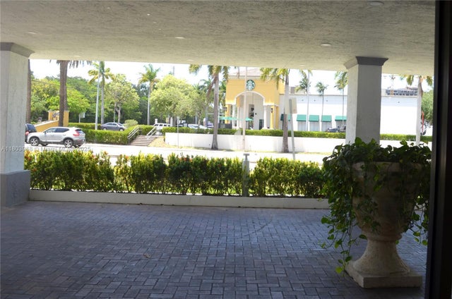 2 of 31 - 13499 Biscayne Blvd 702, North Miami, FL