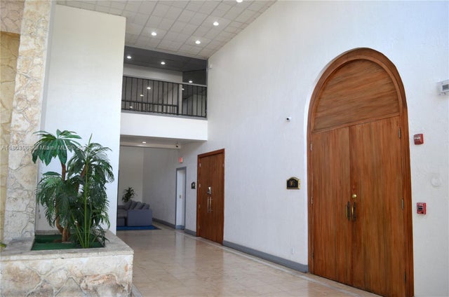 4 of 31 - 13499 Biscayne Blvd 702, North Miami, FL