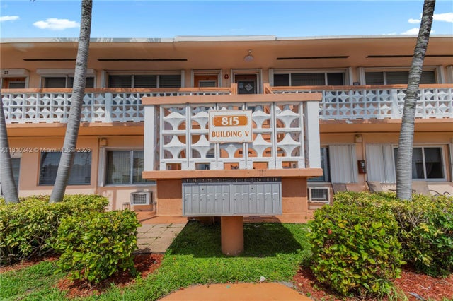 1 of 15 - 815 Sw 10th Ter 20v, Hallandale Beach, FL