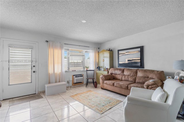 2 of 15 - 815 Sw 10th Ter 20v, Hallandale Beach, FL