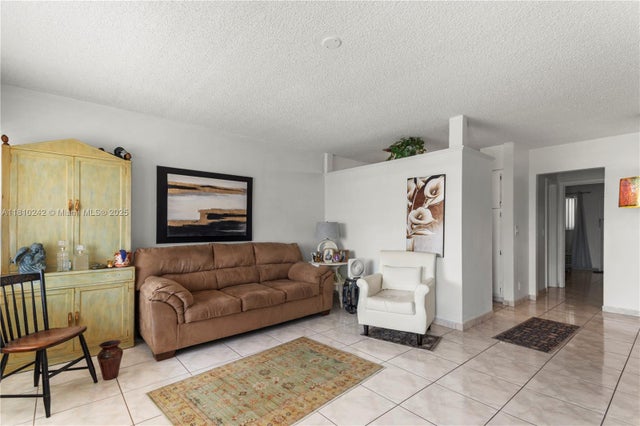 3 of 15 - 815 Sw 10th Ter 20v, Hallandale Beach, FL