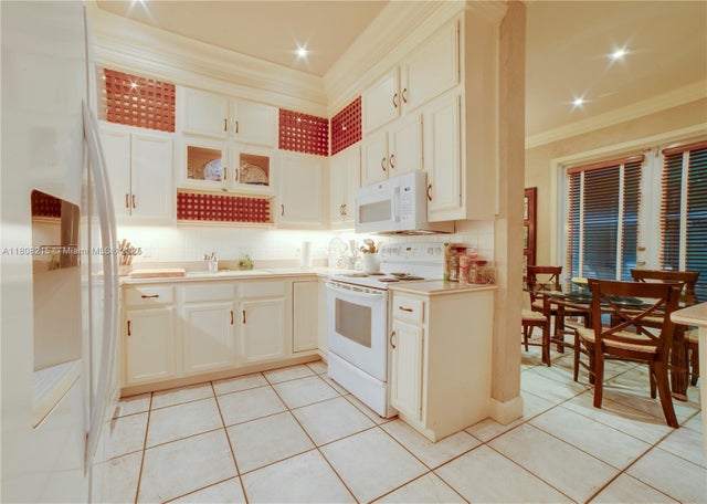 4 of 42 - 602 Malaga Ave B, Coral Gables, FL