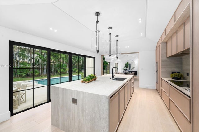 4 of 35 - 3883 Wood Ave, Miami, FL