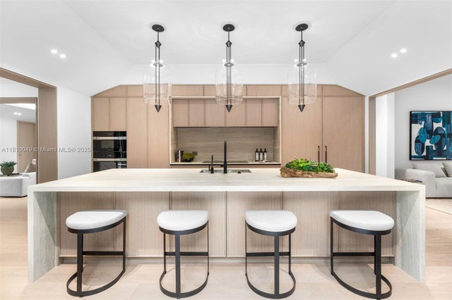 5 of 35 - 3883 Wood Ave, Miami, FL