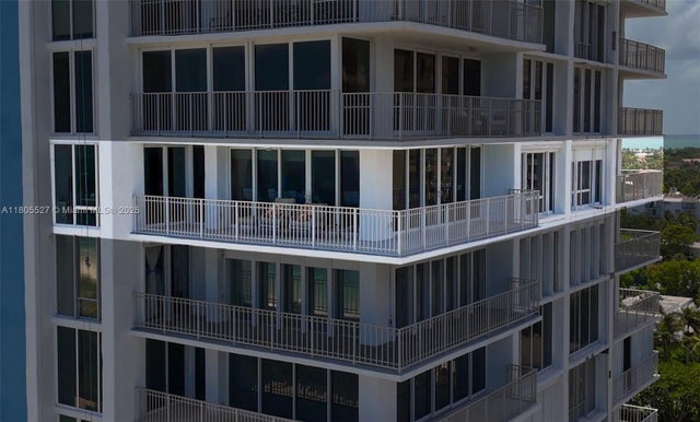 3 of 39 - 881 Ocean Dr 13h, Key Biscayne, FL