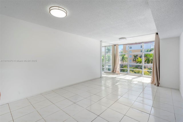 5 of 28 - 210 172nd St 438, Sunny Isles Beach, FL