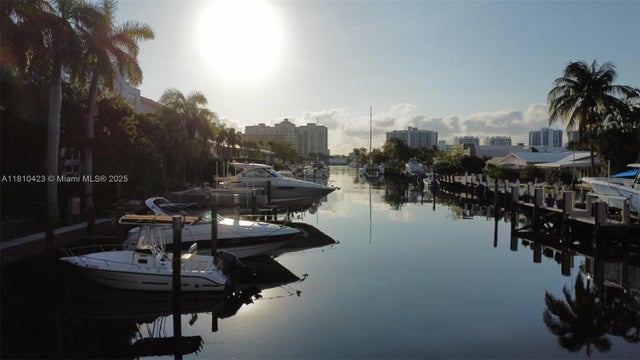 4 of 34 - 2908 Bayview Dr, Fort Lauderdale, FL