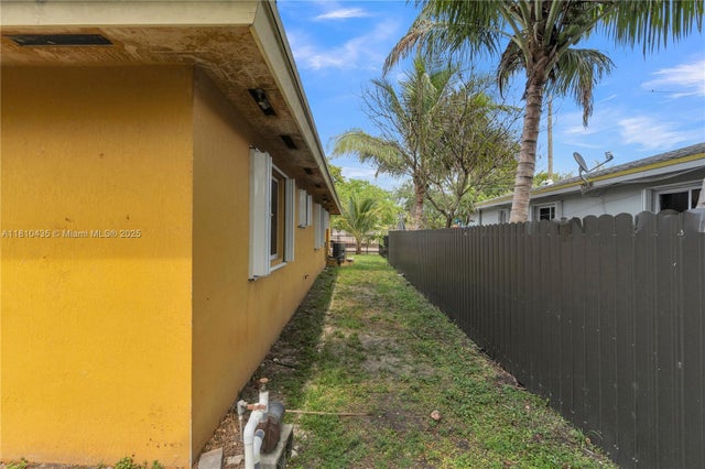4 of 28 - 12912 Ne 7th Ave, North Miami, FL