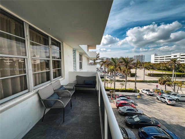 3 of 16 - 3725 S Ocean Dr 425, Hollywood, FL