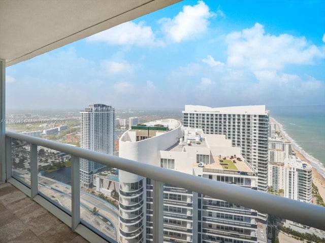 5 of 34 - 1830 S Ocean Dr 5009, Hallandale Beach, FL