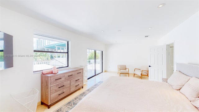 5 of 17 - 19140 N Bay Rd, Sunny Isles Beach, FL