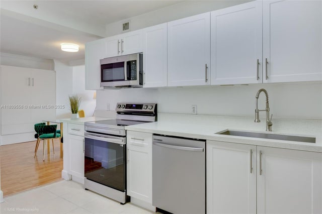 4 of 30 - 401 69th St 708, Miami Beach, FL
