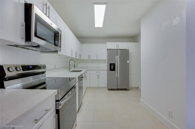 5 of 30 - 401 69th St 708, Miami Beach, FL