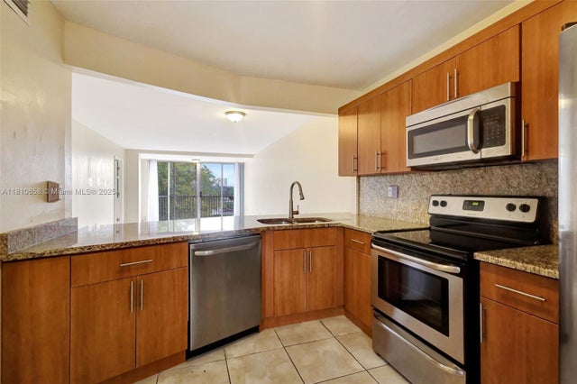 1 of 28 - 1780 Ne 191st St 412-2, Miami, FL