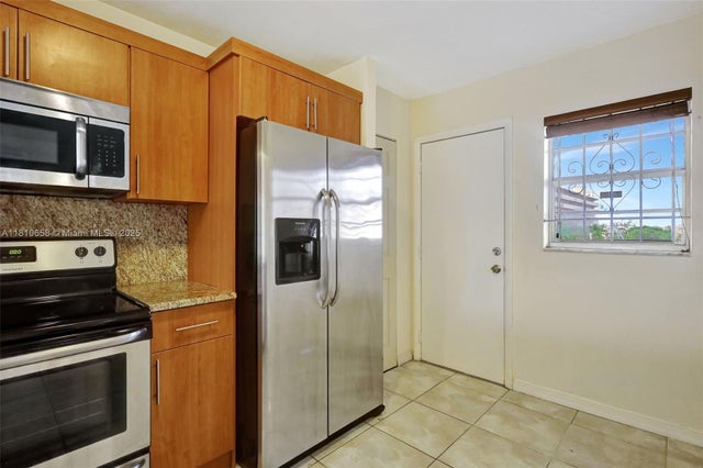 2 of 28 - 1780 Ne 191st St 412-2, Miami, FL