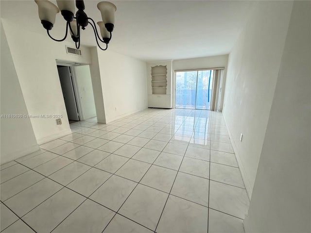 5 of 11 - 400 Kings Point Dr 318, Sunny Isles Beach, FL