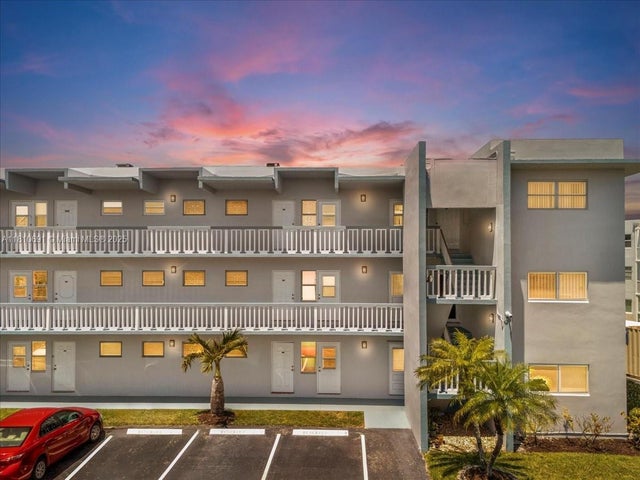 1 of 47 - 2200 Park Ln 109, Hollywood, FL