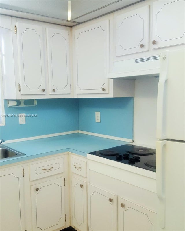 5 of 8 - 19080 Ne 3rd Ct 318, Miami, FL