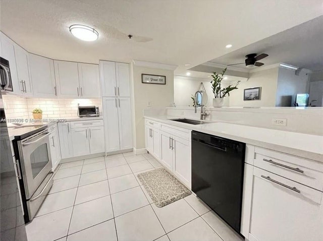 5 of 20 - 1650 Coral Way 403, Miami, FL