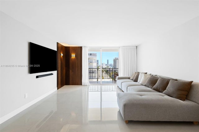 3 of 34 - 1501 S Ocean Dr 1005, Hollywood, FL