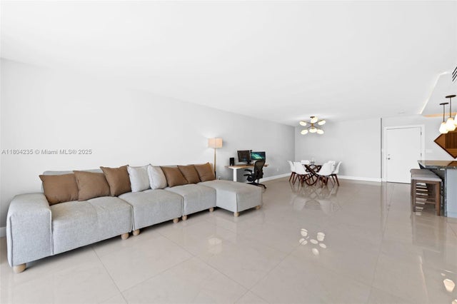 4 of 34 - 1501 S Ocean Dr 1005, Hollywood, FL