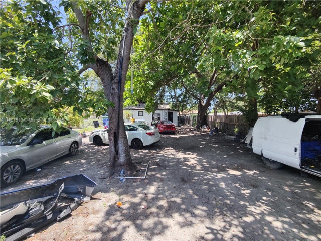 1 of 5 - 1063 Nw 55th Ter, Miami, FL