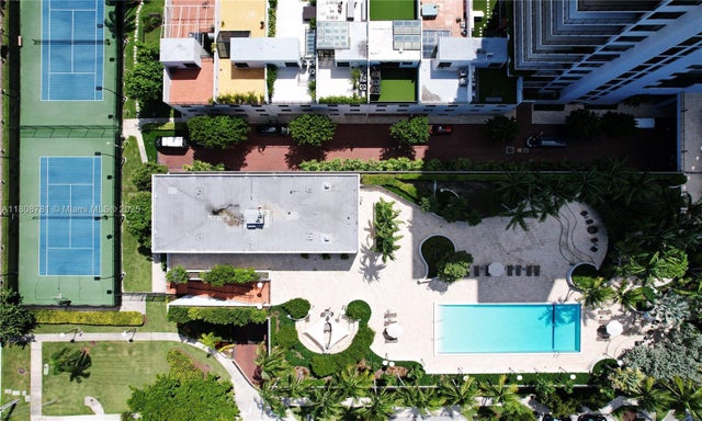 5 of 5 - 1000 Venetian Way 114, Miami, FL