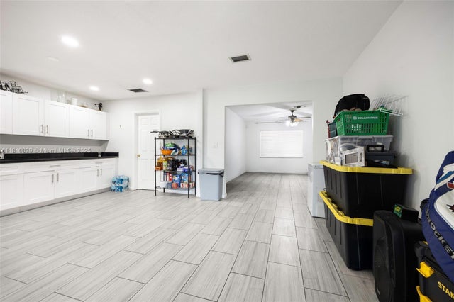 5 of 13 - 3430 N 65th Ave, Hollywood, FL