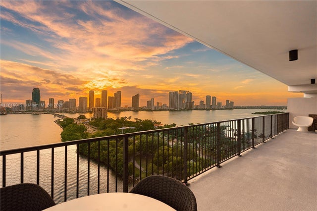 1 of 21 - 1000 Venetian Way 1304, Miami, FL
