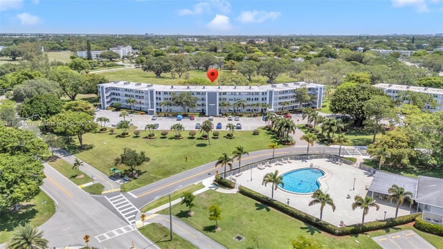 2 of 34 - 2002 Lyndhurst H 2002, Deerfield Beach, FL