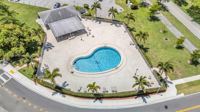 5 of 34 - 2002 Lyndhurst H 2002, Deerfield Beach, FL