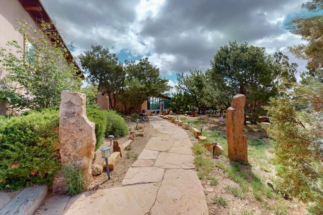 13 Frasco Road, Santa Fe